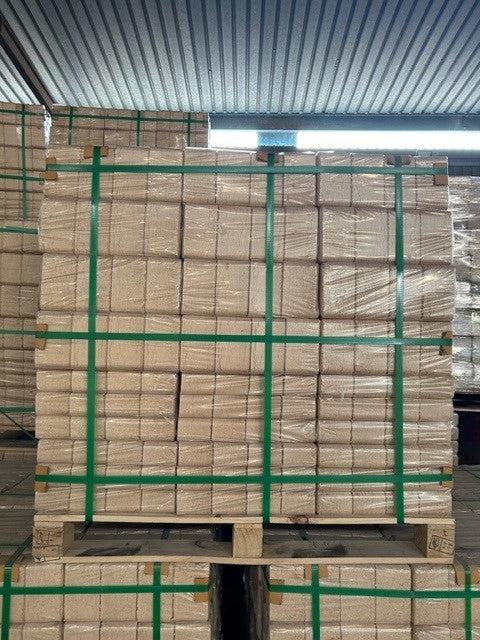 Lyse RUF træbriketter 960 kg i  10 kg pakker.